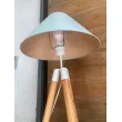 Lámpara de mesa trípode