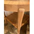 Mesa auxiliar en madera y ratán